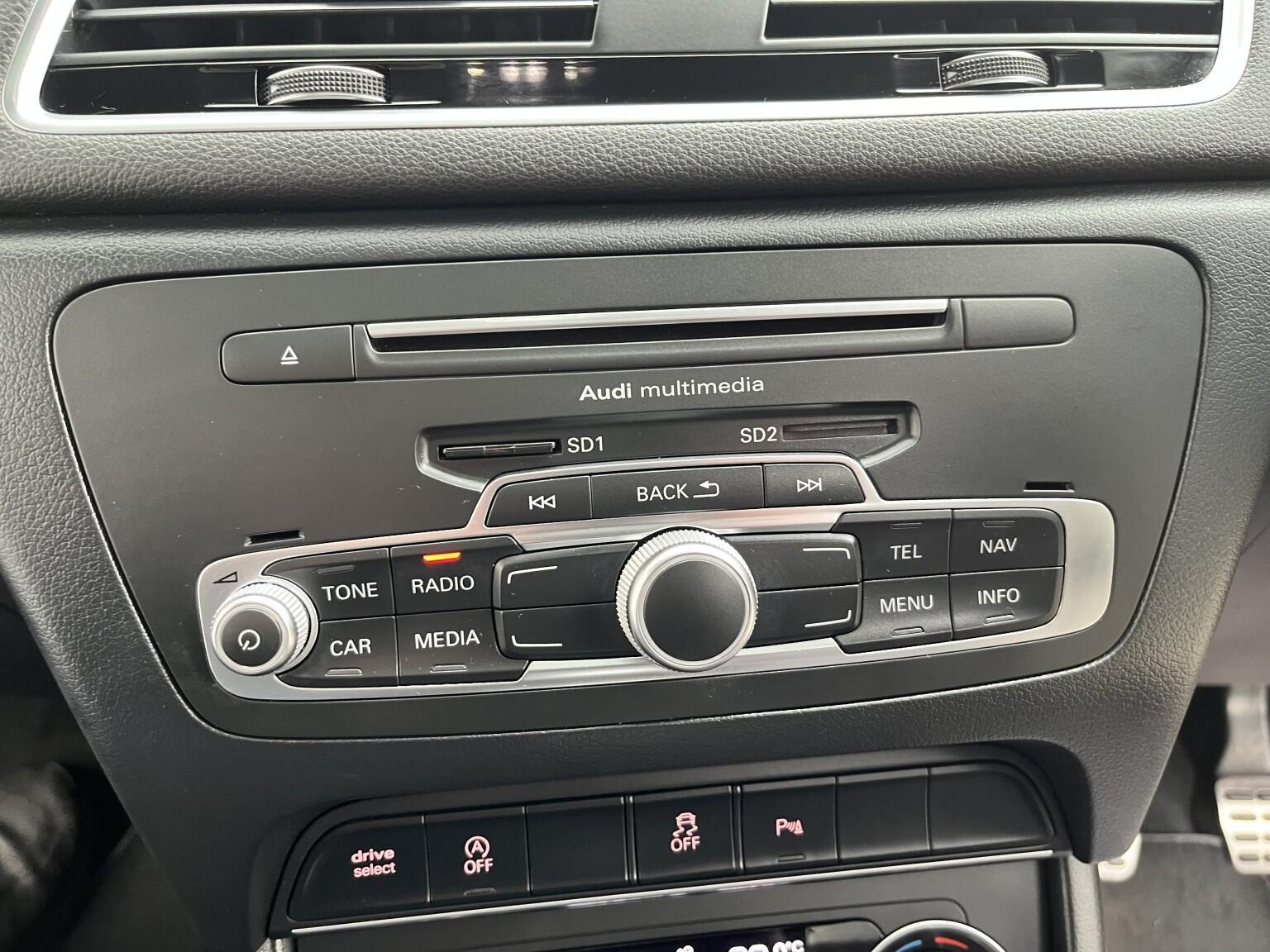 Audi Q3 1.4 TFSI CoD Black Edition Manual