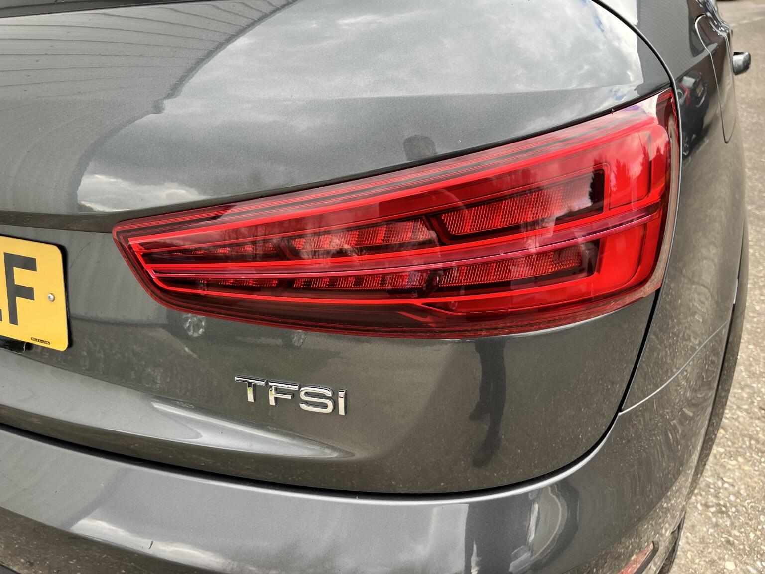 Audi Q3 1.4 TFSI CoD Black Edition Manual