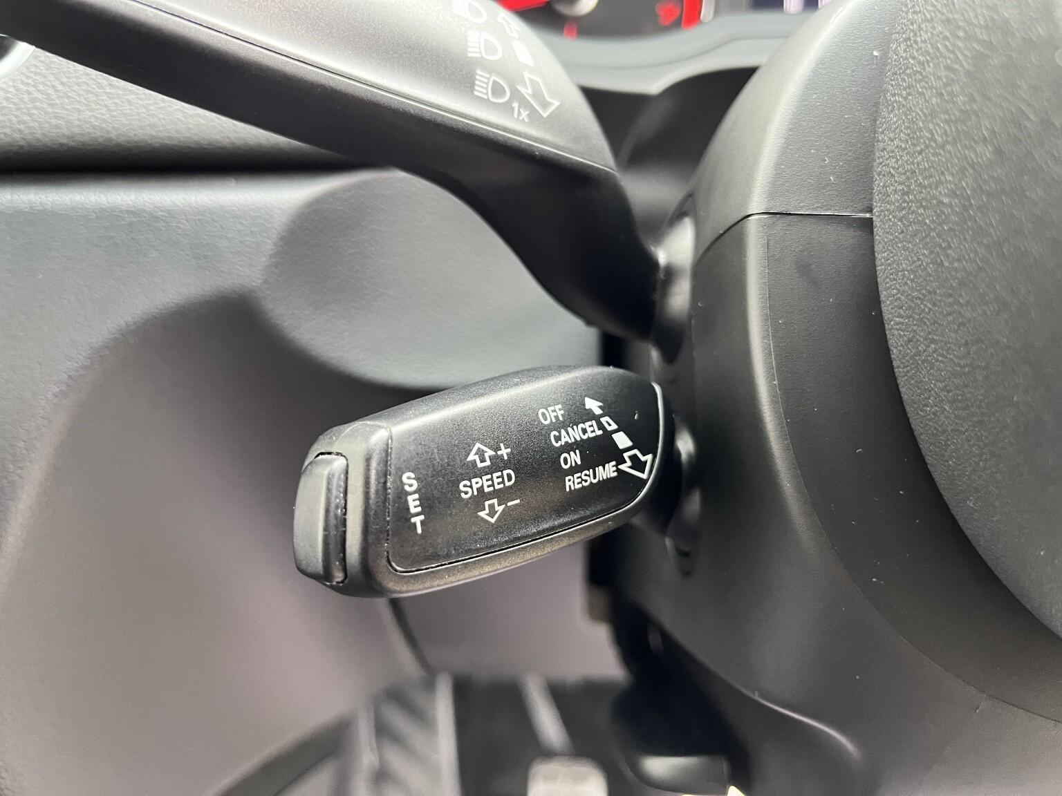 Audi Q3 1.4 TFSI CoD Black Edition Manual