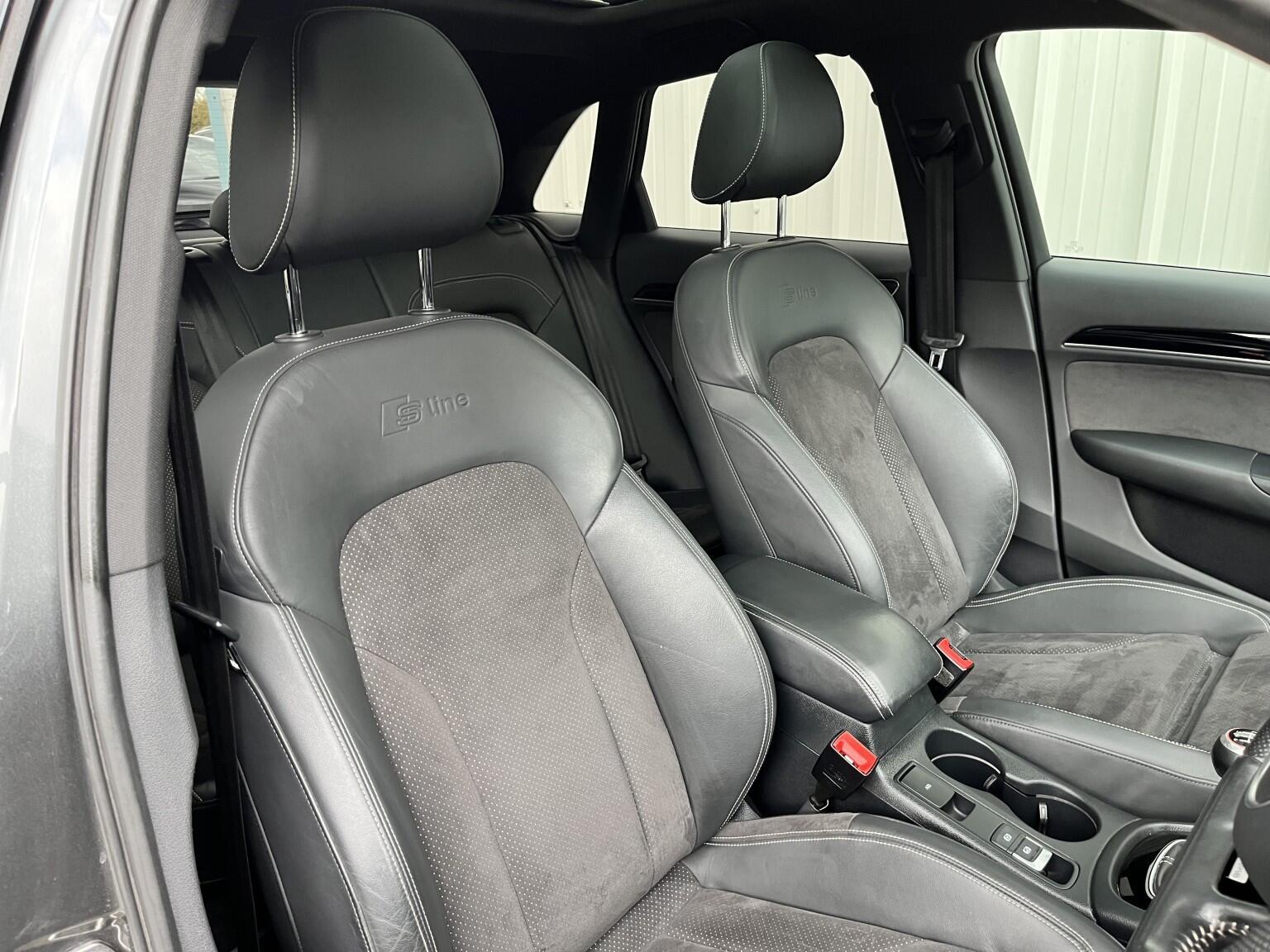 Audi Q3 1.4 TFSI CoD Black Edition Manual