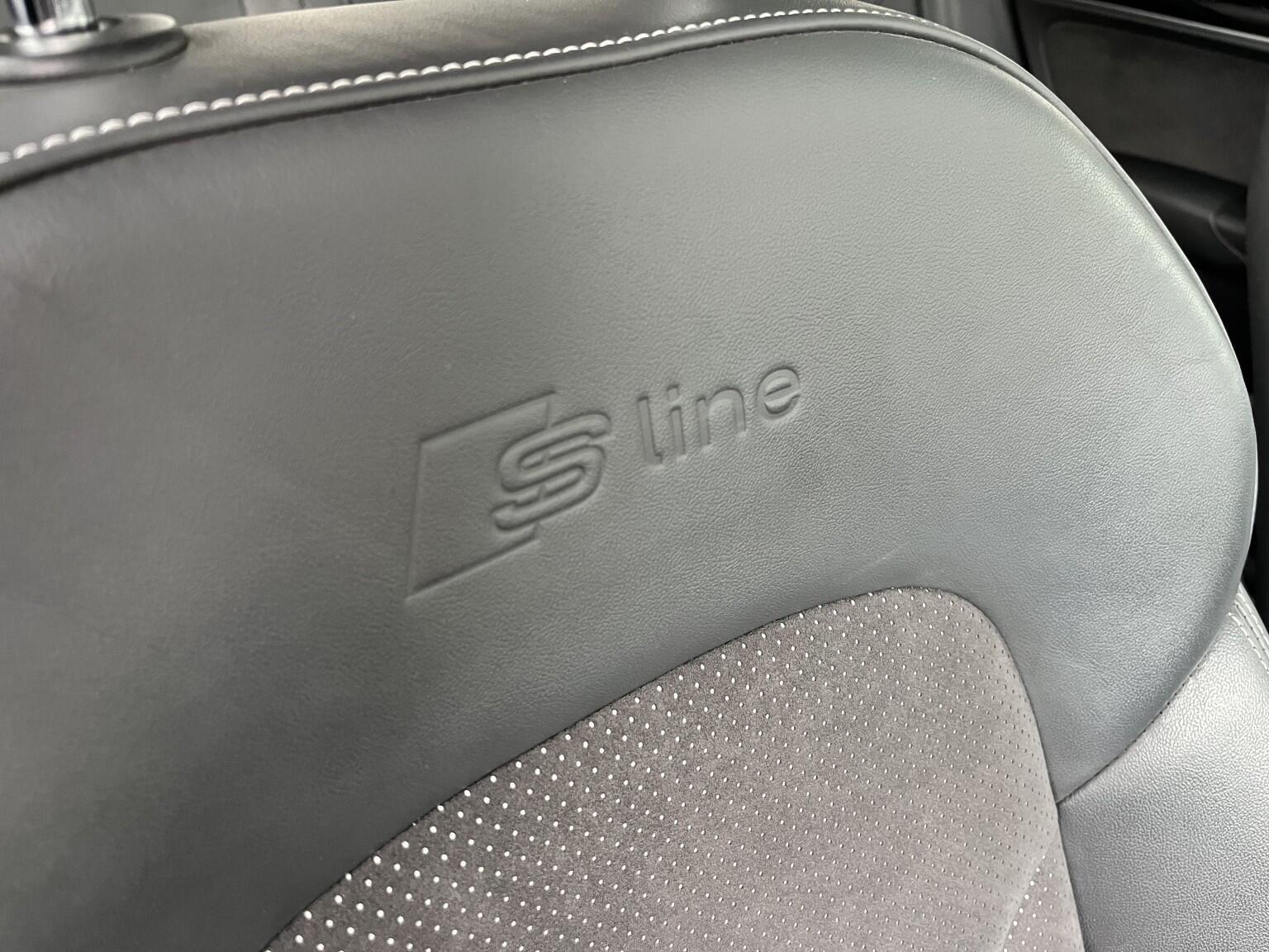 Audi Q3 1.4 TFSI CoD Black Edition Manual