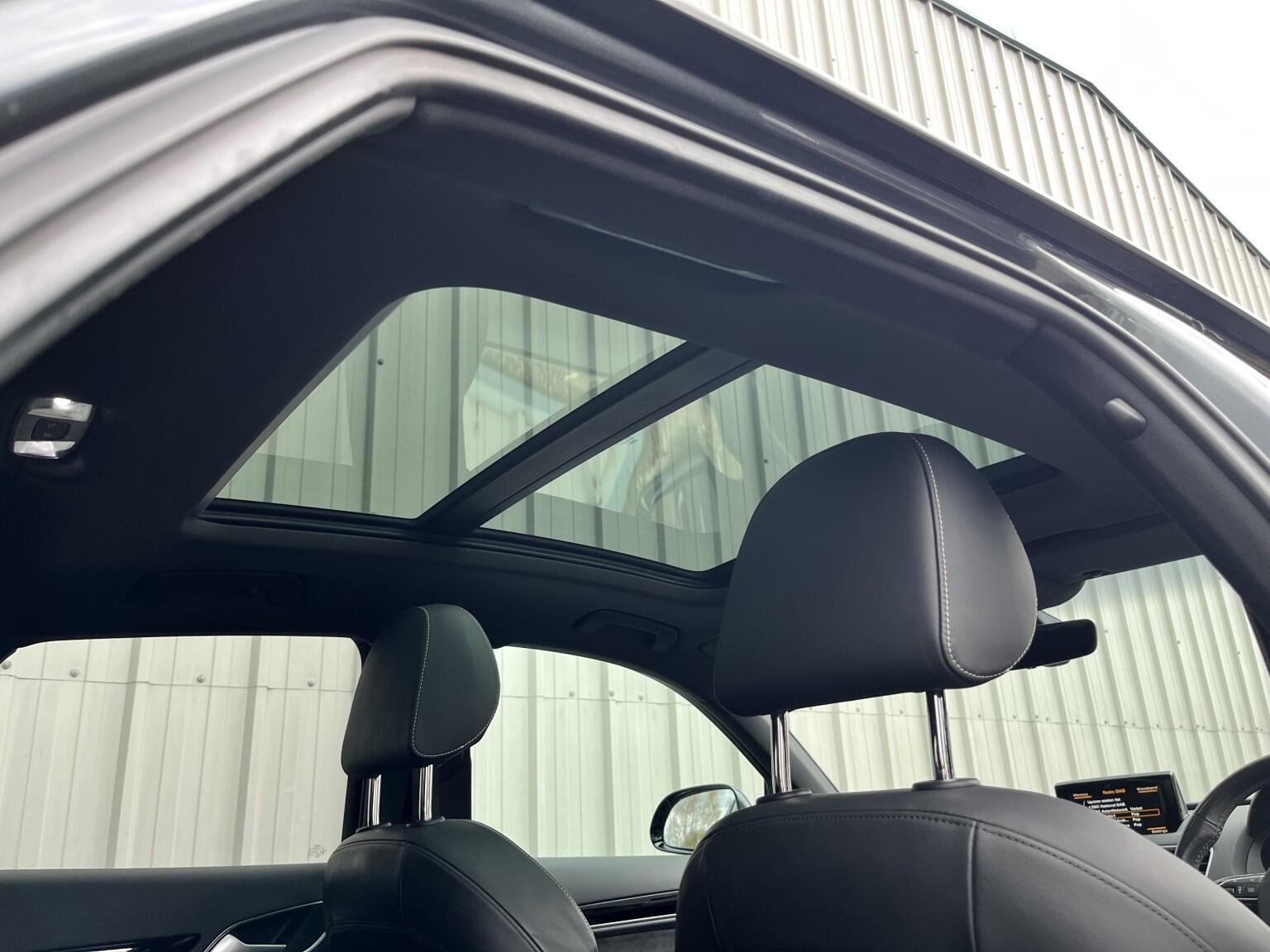 Audi Q3 1.4 TFSI CoD Black Edition Manual