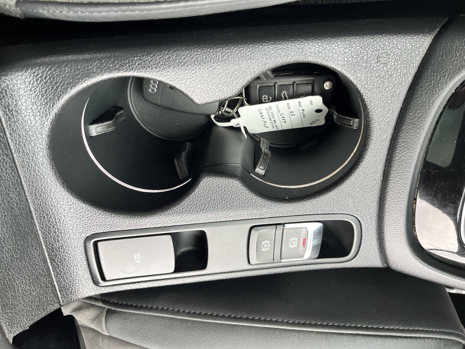 Audi Q3 1.4 TFSI CoD Black Edition Manual