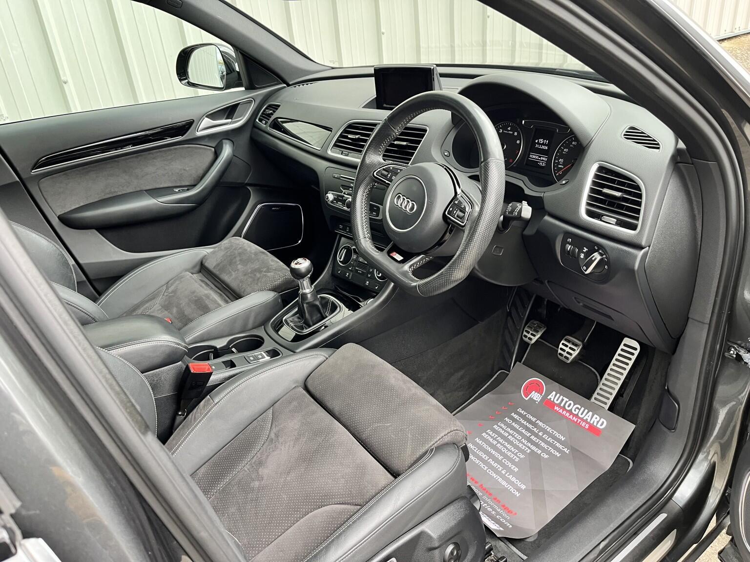 Audi Q3 1.4 TFSI CoD Black Edition Manual