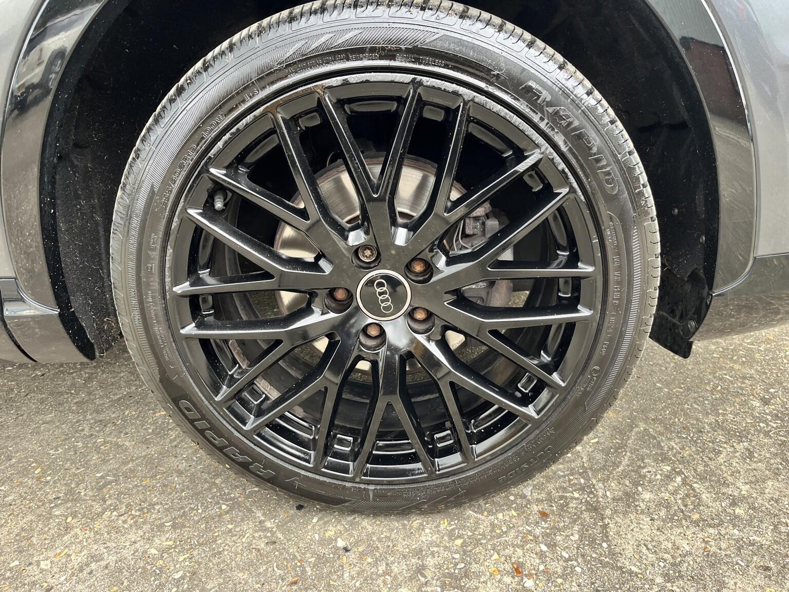 Audi Q3 1.4 TFSI CoD Black Edition Manual