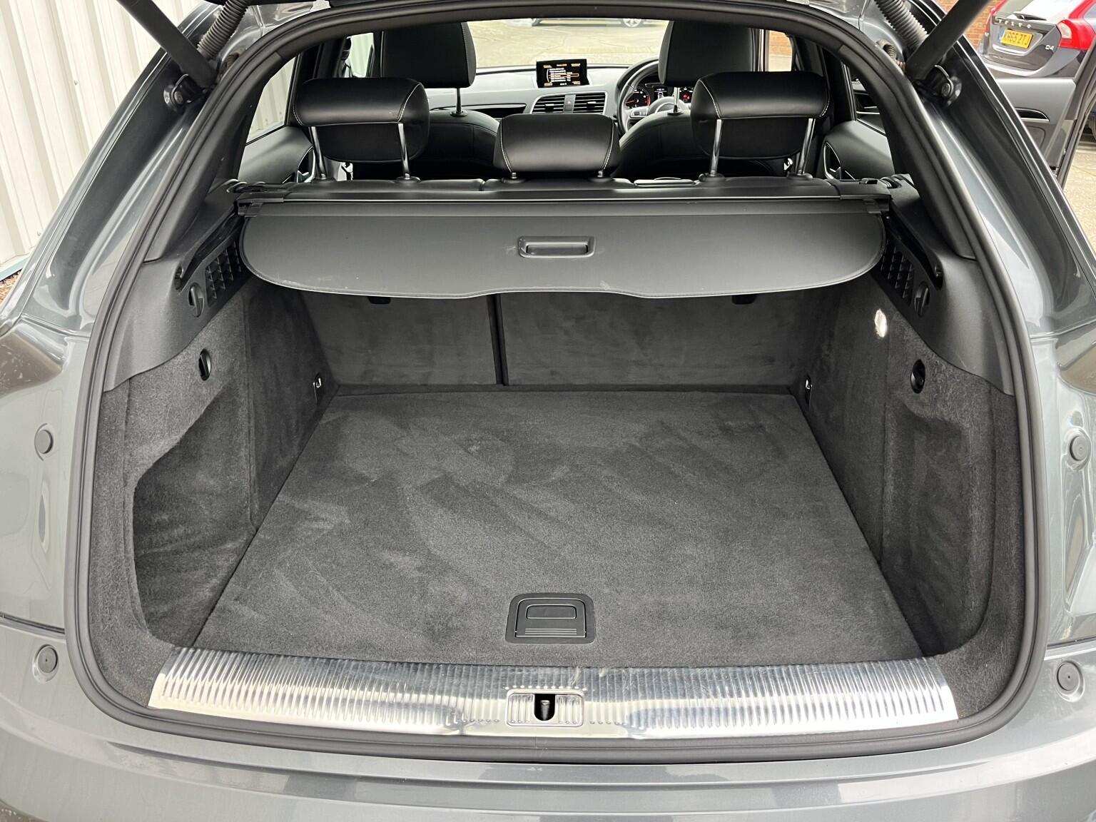 Audi Q3 1.4 TFSI CoD Black Edition Manual