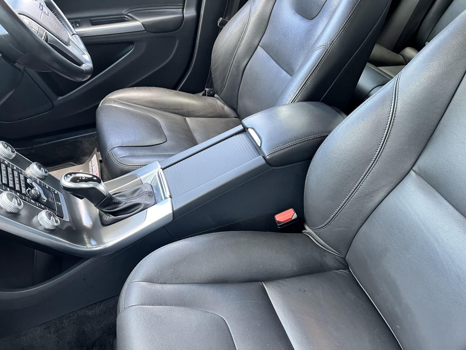 Volvo V60 2.0 SE Lux Nav D4