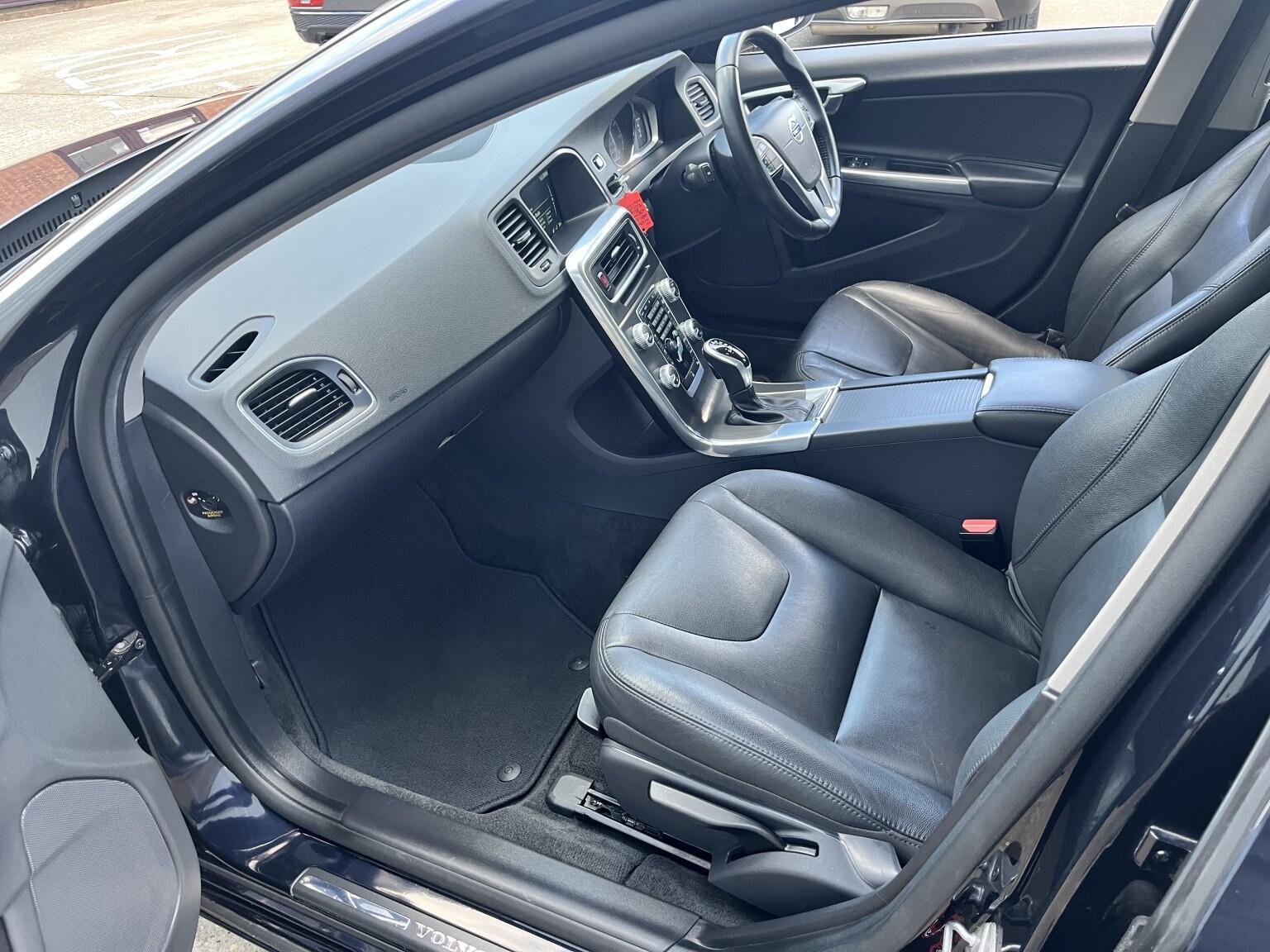 Volvo V60 2.0 SE Lux Nav D4