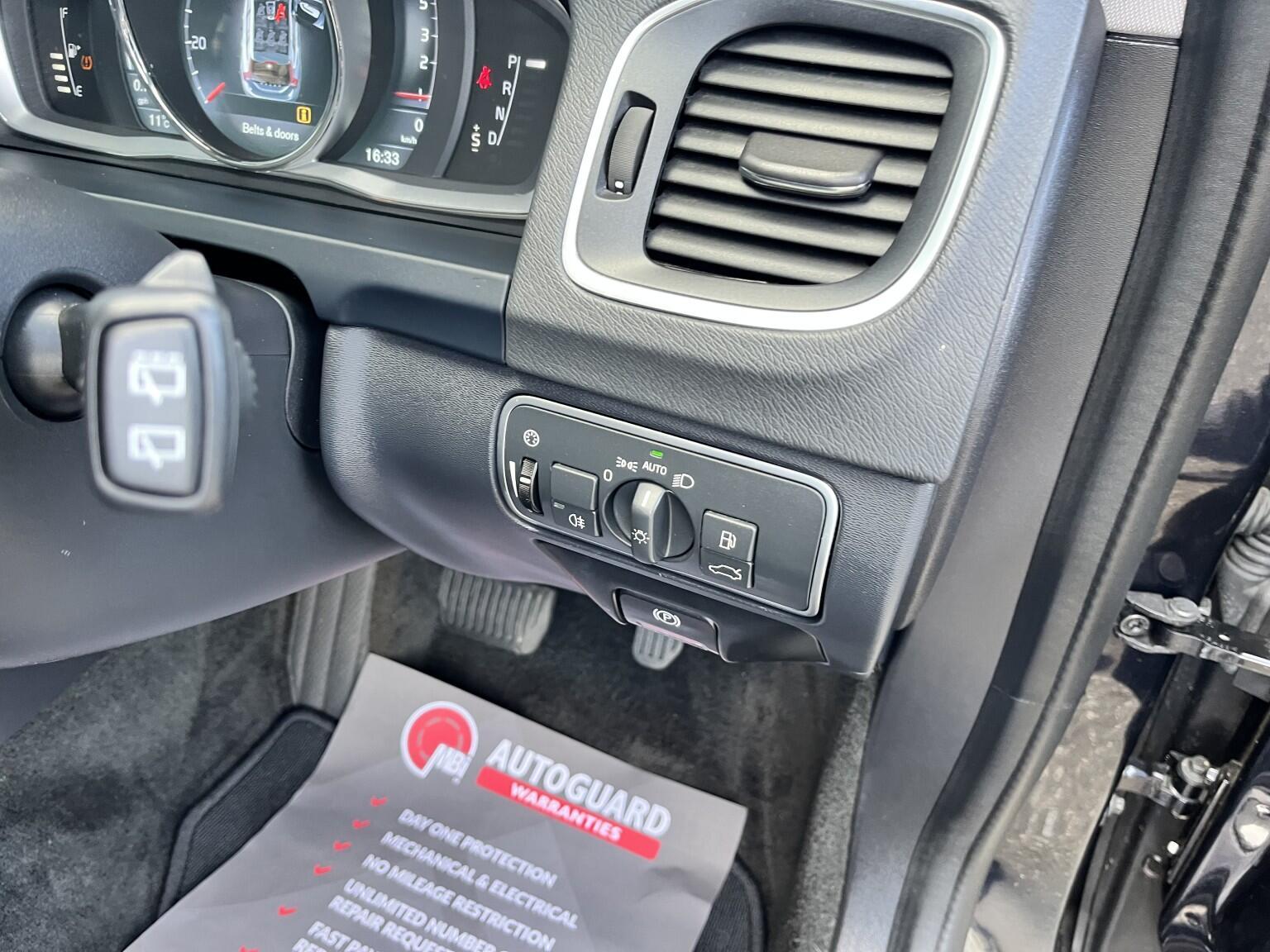 Volvo V60 2.0 SE Lux Nav D4