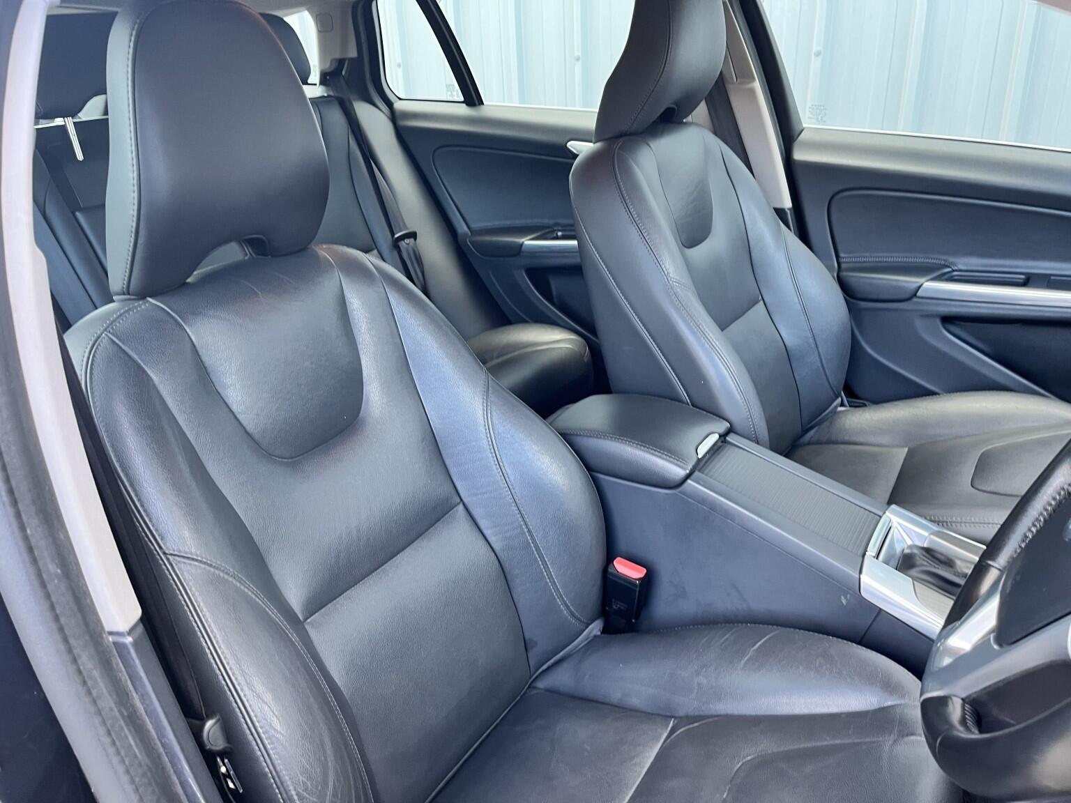 Volvo V60 2.0 SE Lux Nav D4