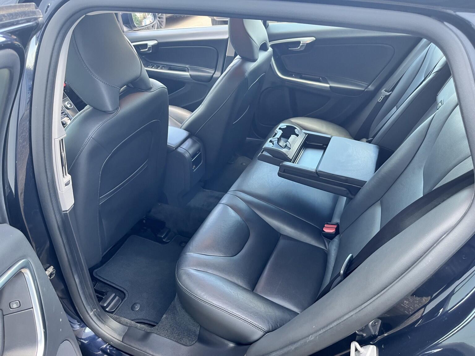 Volvo V60 2.0 SE Lux Nav D4