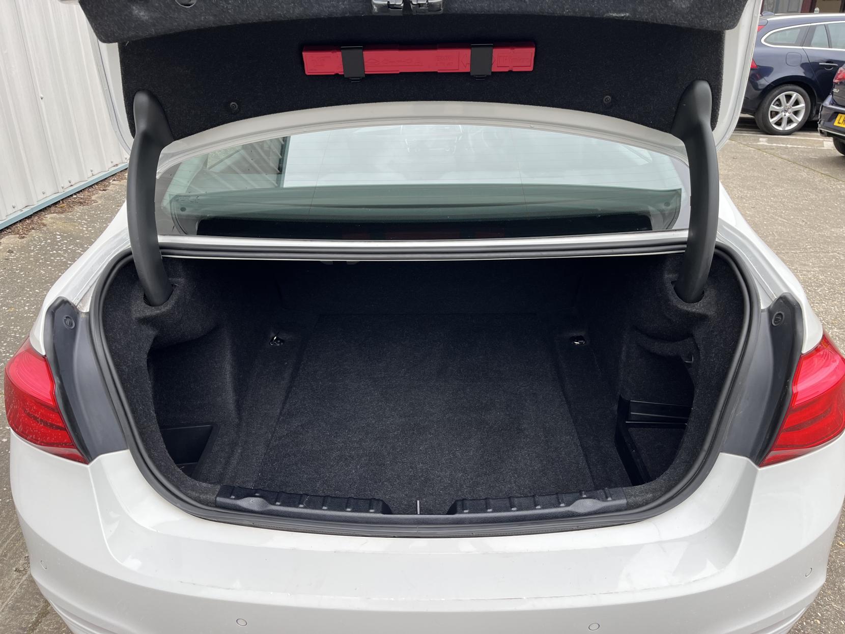 BMW 3 Series 2.0 320i Sport Euro 6 (s/s) 4dr