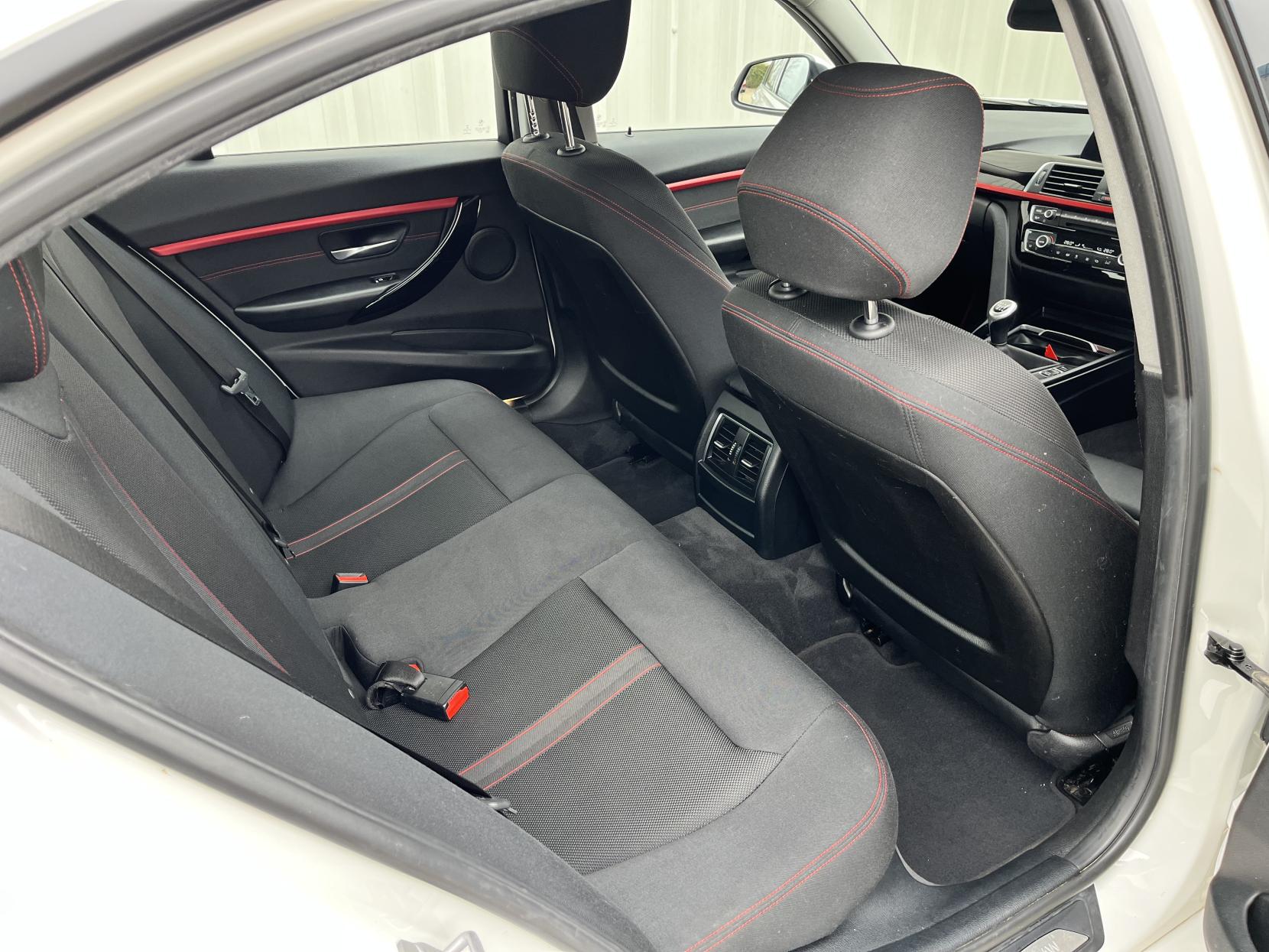 BMW 3 Series 2.0 320i Sport Euro 6 (s/s) 4dr