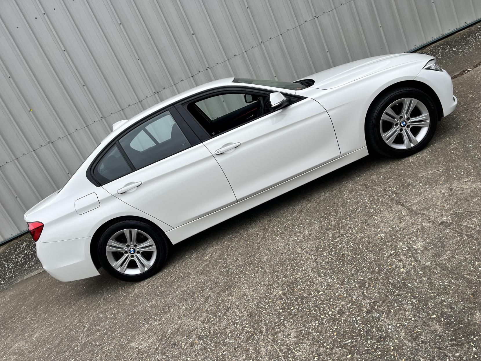 BMW 3 Series 2.0 320i Sport Euro 6 (s/s) 4dr
