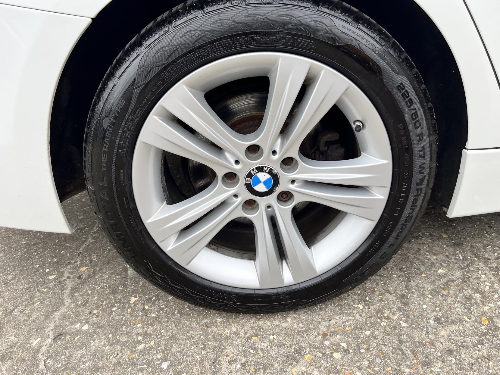 BMW 3 Series 2.0 320i Sport Euro 6 (s/s) 4dr