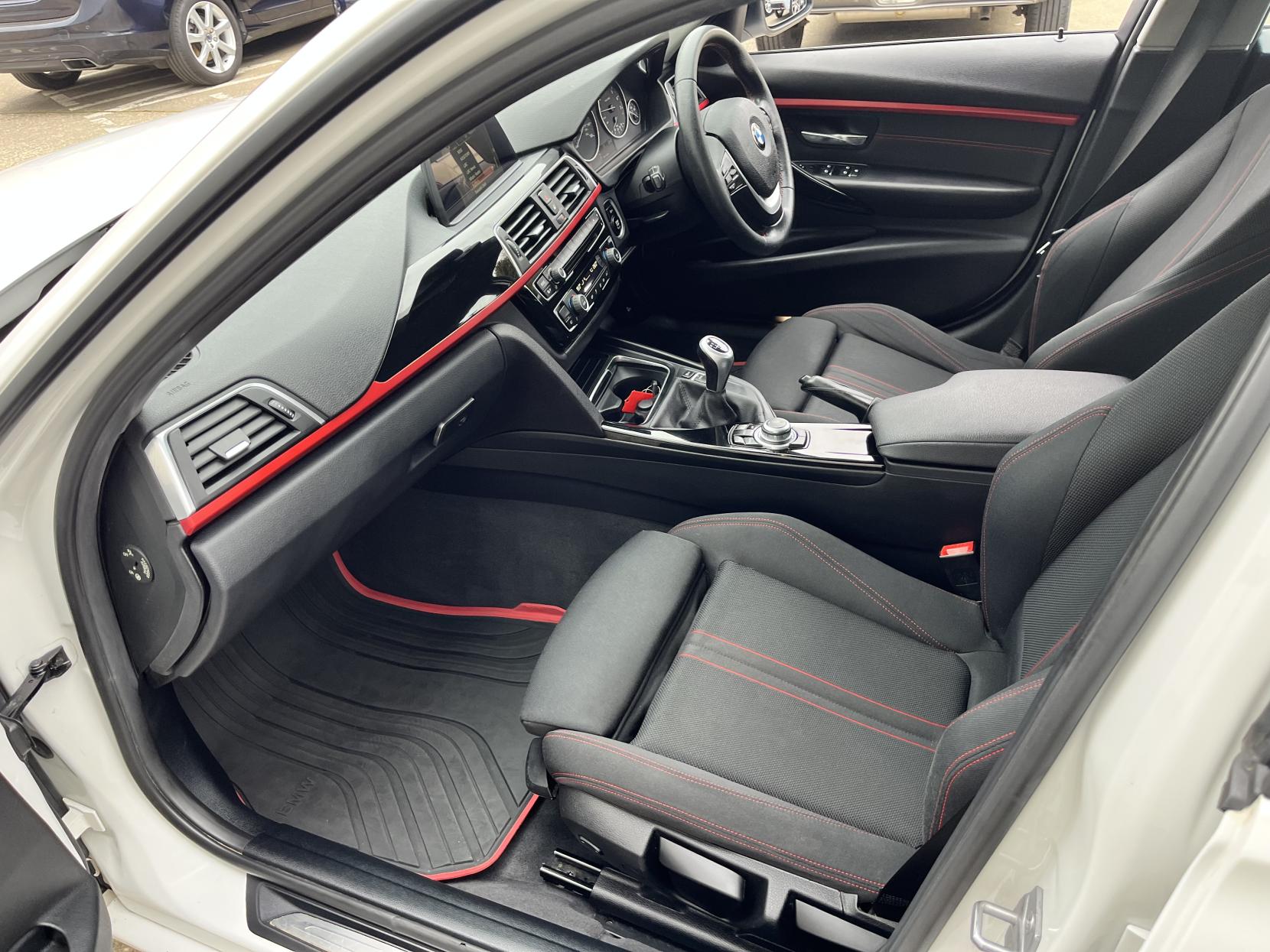 BMW 3 Series 2.0 320i Sport Euro 6 (s/s) 4dr