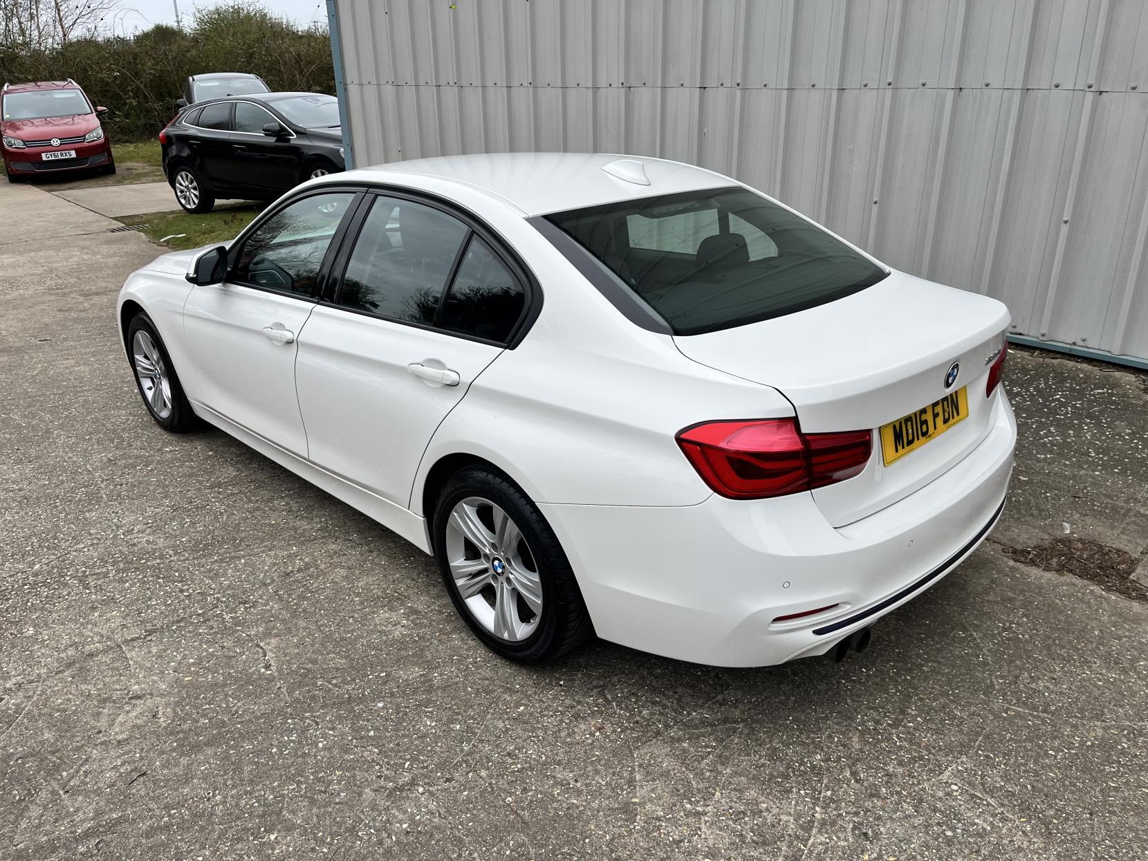 BMW 3 Series 2.0 320i Sport Euro 6 (s/s) 4dr