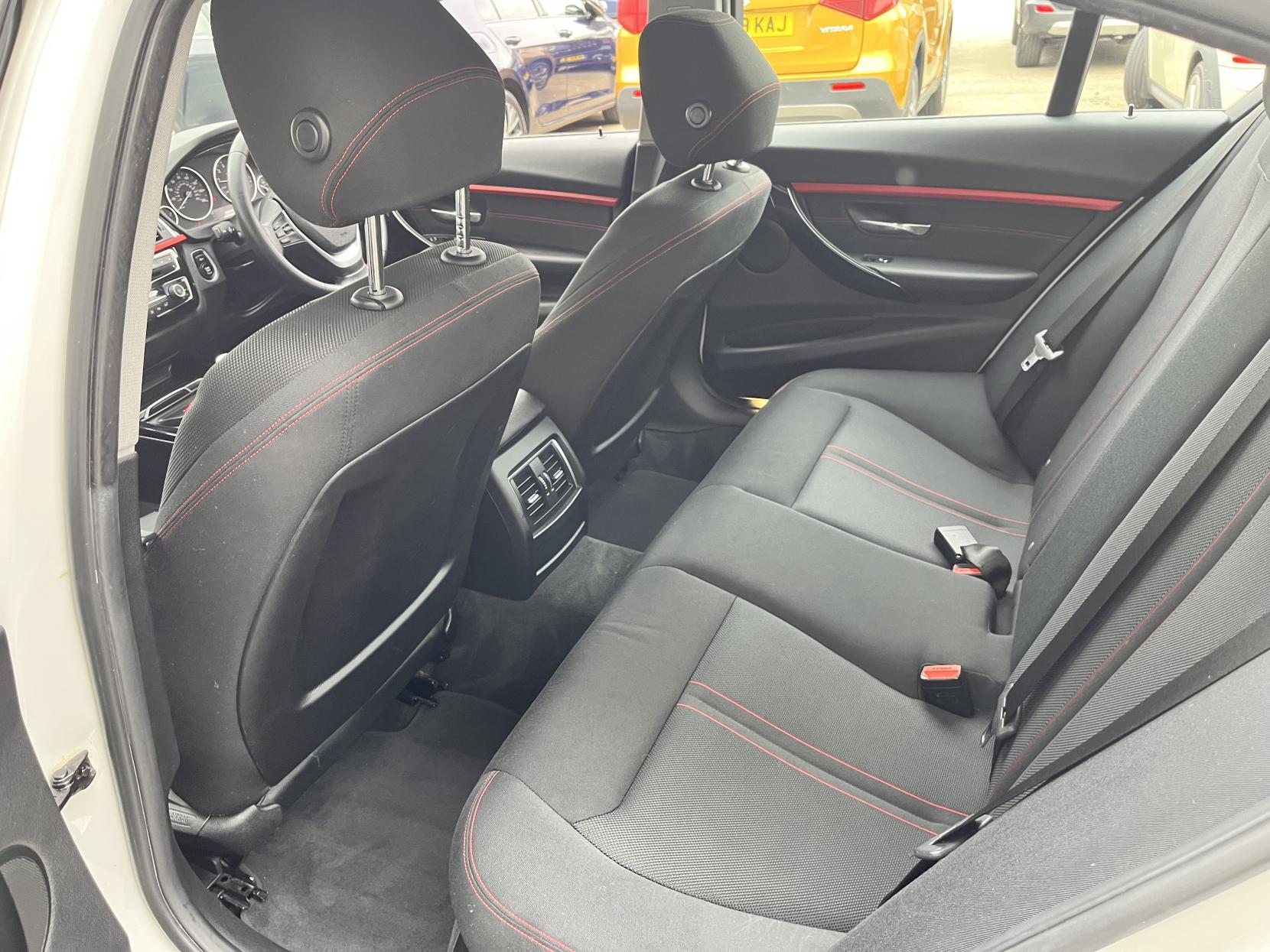 BMW 3 Series 2.0 320i Sport Euro 6 (s/s) 4dr