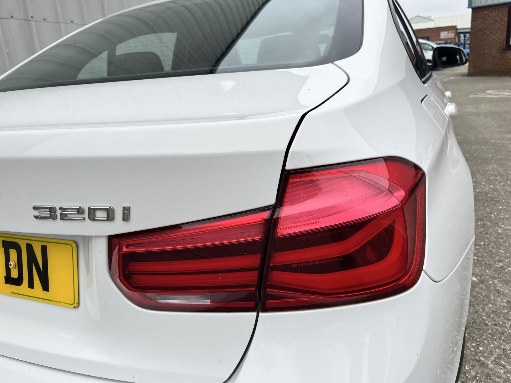 BMW 3 Series 2.0 320i Sport Euro 6 (s/s) 4dr