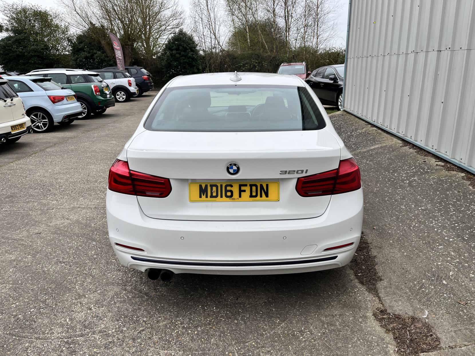 BMW 3 Series 2.0 320i Sport Euro 6 (s/s) 4dr