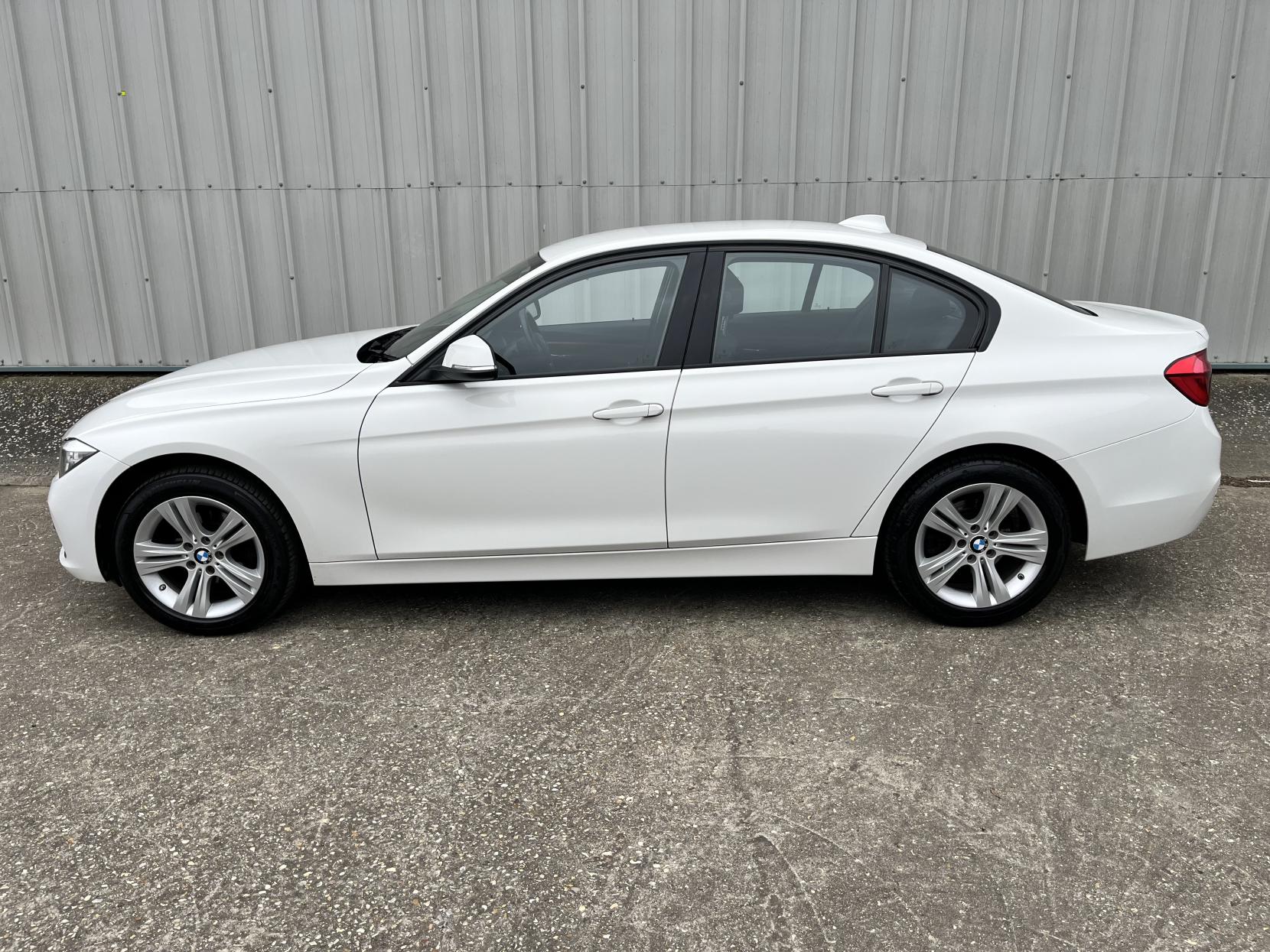 BMW 3 Series 2.0 320i Sport Euro 6 (s/s) 4dr