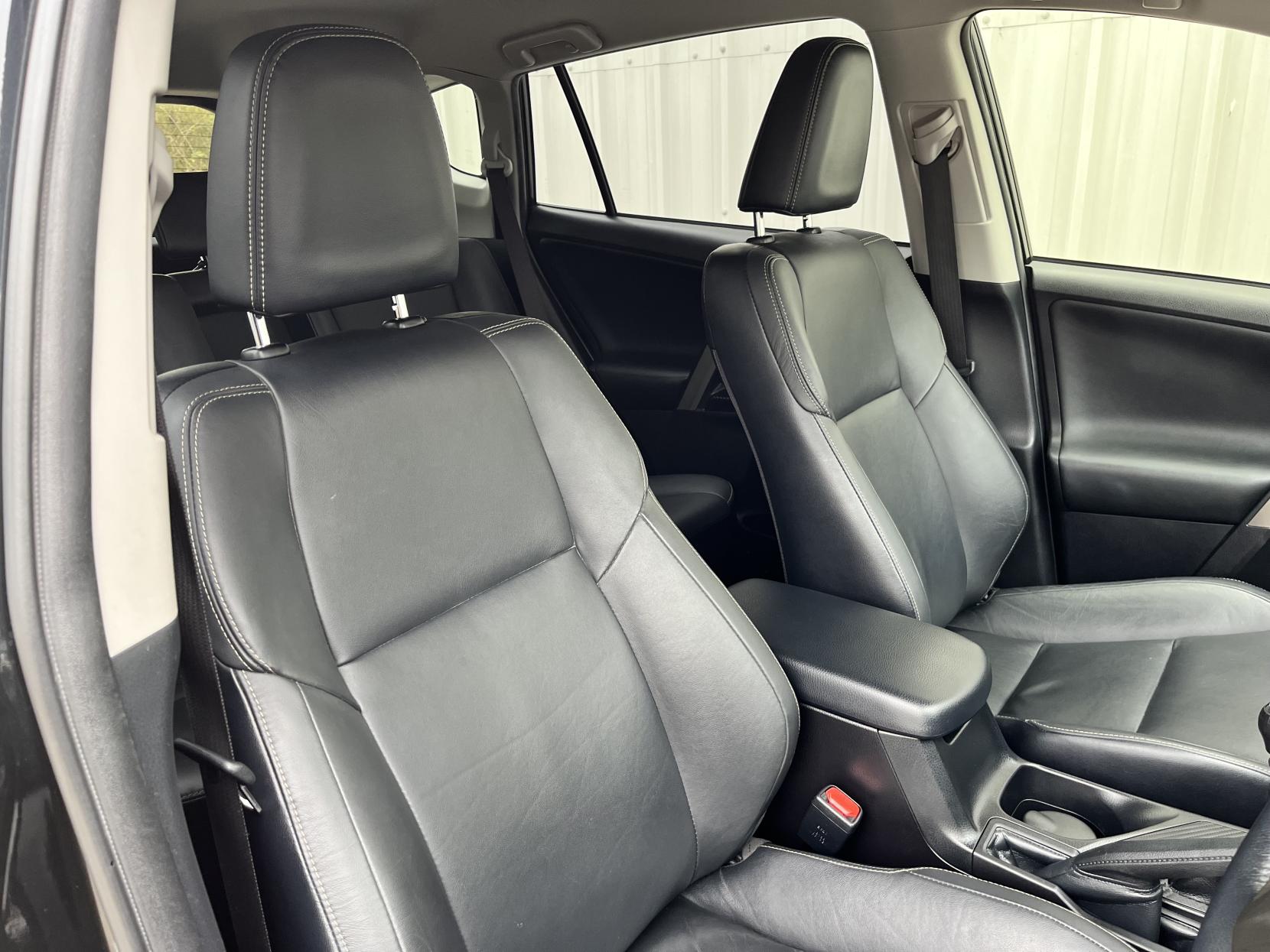 Toyota Rav4 2.0 D-4D Invincible